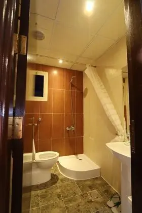 Üç Kişilik Oda