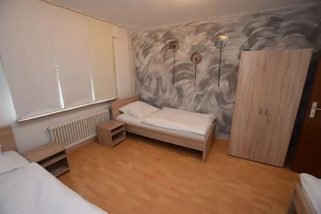 Apart Daire, Birden Çok Yatak Odası (08-00)