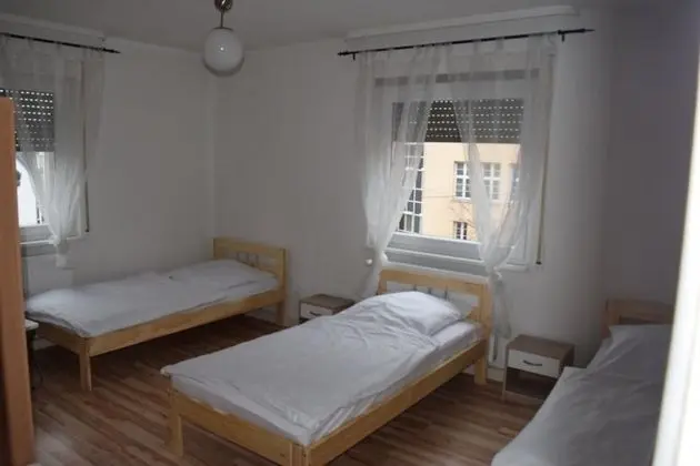 Apart Daire, Birden Çok Yatak Odası (13-00)