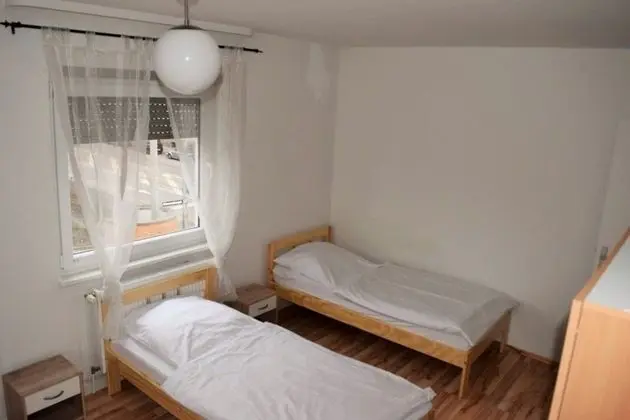 Apart Daire, Birden Çok Yatak Odası (13-00)