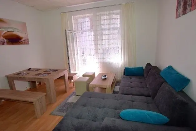 Apart Daire, Birden Çok Yatak Odası (36-00)