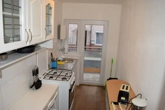 Apart Daire, 2 Yatak Odası (42-00)
