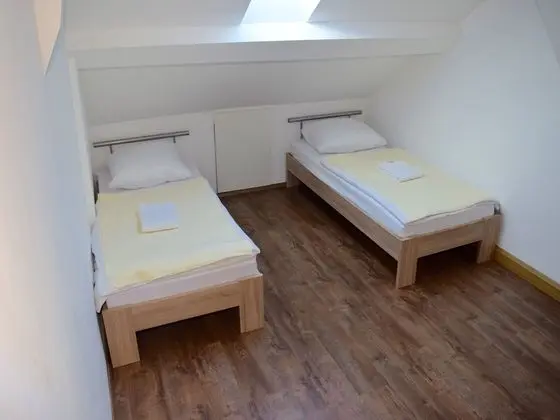 Apart Daire, Birden Çok Yatak Odası (63-00)