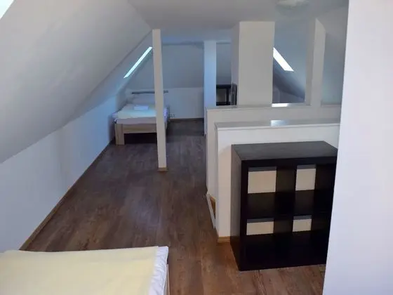 Apart Daire, Birden Çok Yatak Odası (63-00)