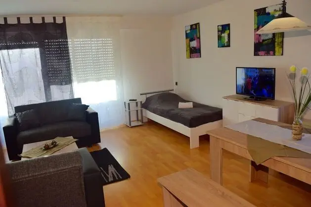 Apart Daire, Birden Çok Yatak Odası (64-00)