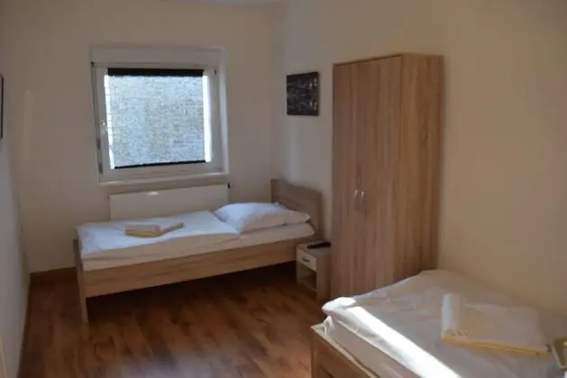 Apart Daire, 2 Yatak Odası (22-00)