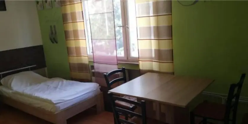 AB Apartment 19