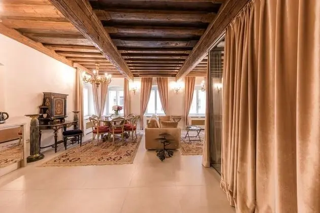 Traditional Apart Daire