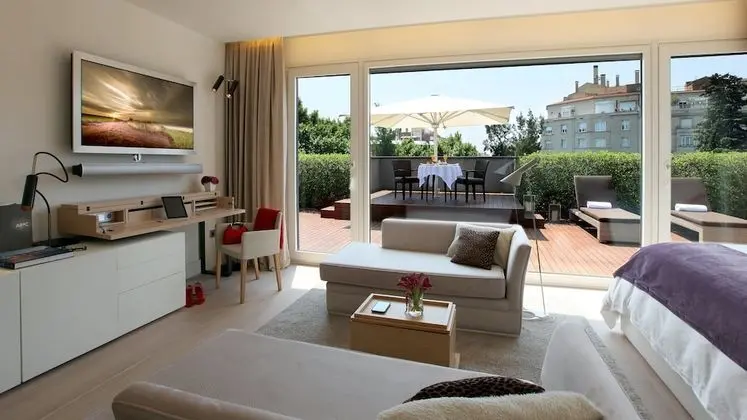 Çatı Katı Süiti (Penthouse)