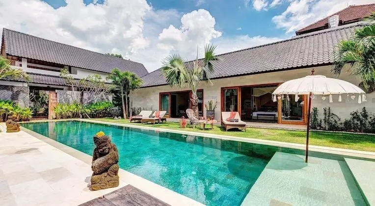 Villa, 5 Yatak Odası, Kişiye Özel Havuzlu (Nyoman)