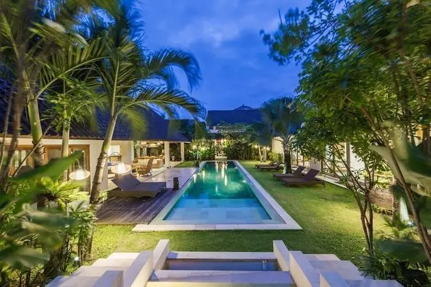 Villa, 5 Yatak Odası, Kişiye Özel Havuzlu (Nyoman)