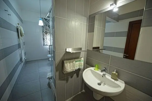 Tek Büyük Yataklı Oda (Private external bathroom)