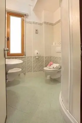 Büyük Yataklı Tek Kişilik Oda