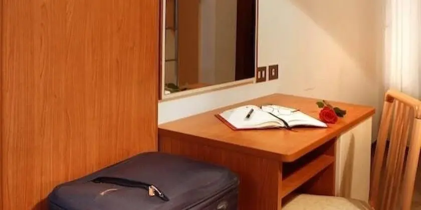 Üç Kişilik Oda