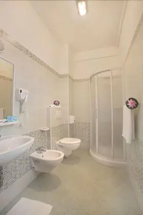 Üç Kişilik Oda