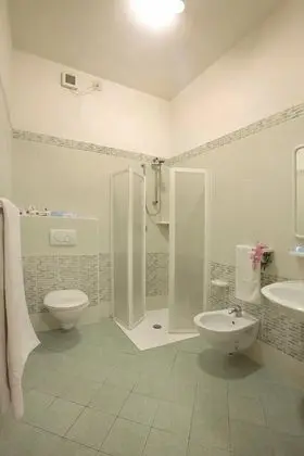 Üç Kişilik Oda
