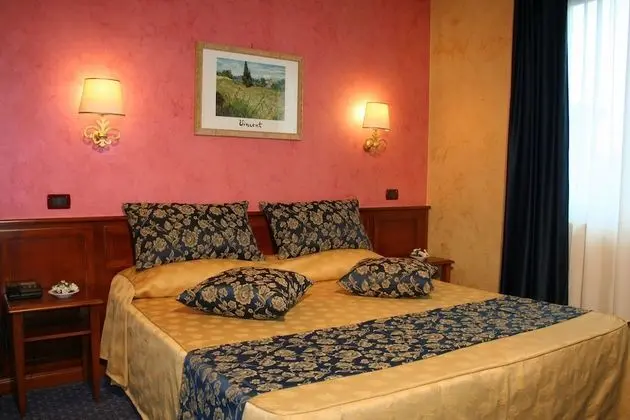 Comfort Tek Büyük Yataklı Oda