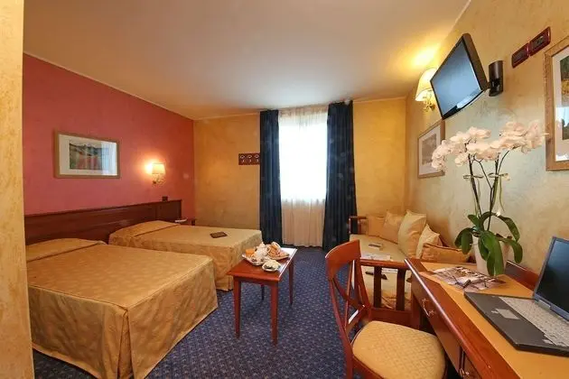 Deluxe Büyük Yataklı Tek Kişilik Oda