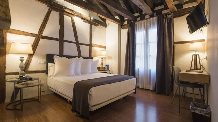 Superior Oda, Balkon, Şehir Manzaralı