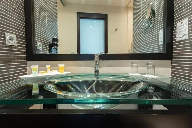 Tek Büyük Yataklı Oda (2 single beds and 1 extra bed adult)