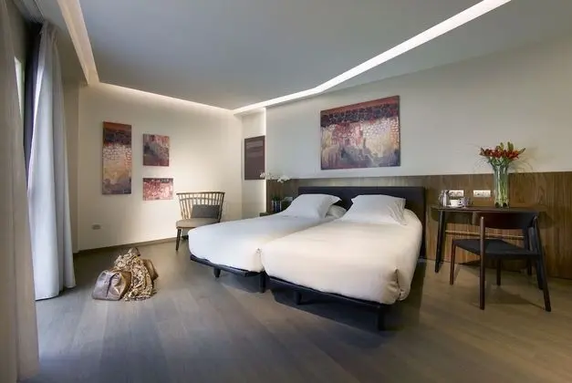 Üç Kişilik Oda (2 Adults + 1 Child in an Extra Bed)