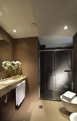 Üç Kişilik Oda (2 Adults + 1 Child in an Extra Bed)