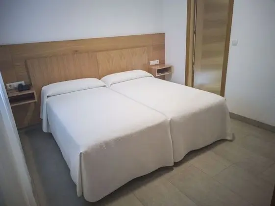 İki Ayrı Yataklı Oda, 2 Tek Kişilik Yatak