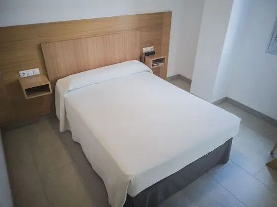 Tek Büyük Yataklı Oda, 1 Çift Kişilik Yatak