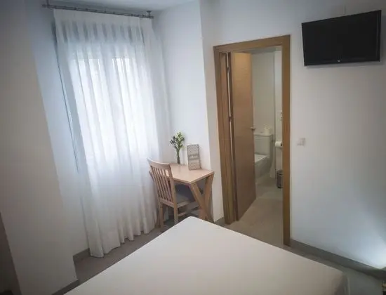 Tek Büyük Yataklı Oda, 1 Çift Kişilik Yatak