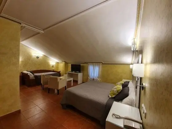 Superior Çatı Katı Süiti (Penthouse), Sıcak Su Küveti (Triple, no elevator)