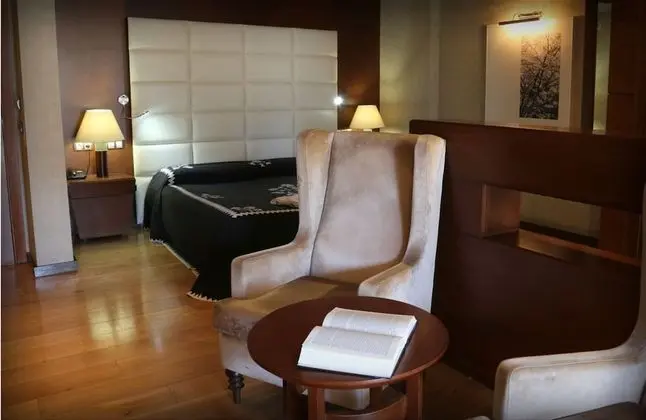 Junior Süit, Balkon