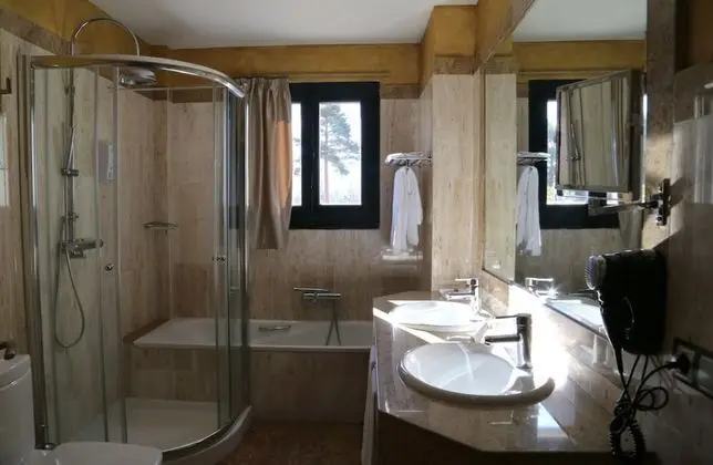 Junior Süit, Balkon