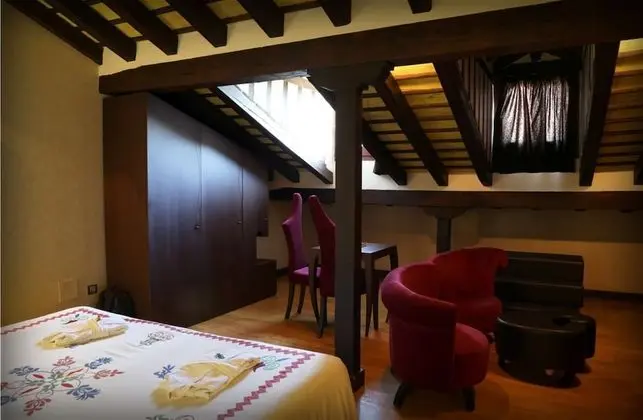 Tek Büyük Yataklı Oda (Attic)