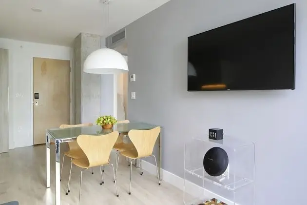 Urban One Bedroom Suite - With Balcony