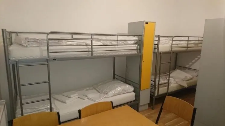 Basic İki Ayrı Yataklı Oda, Ortak Banyo