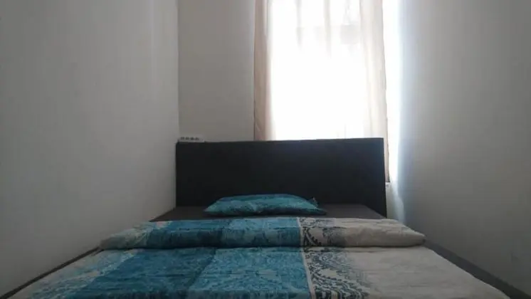 Tek Büyük Yataklı Oda, Ortak Banyo