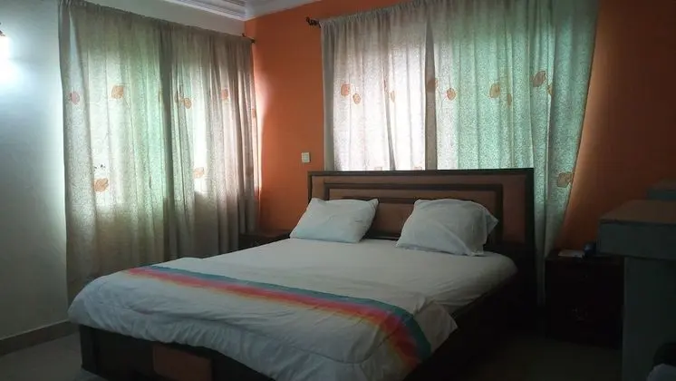 Tek Büyük Yataklı Oda