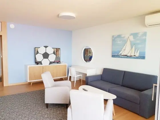 Luxury Apart Daire, Sıcak Su Havuzu