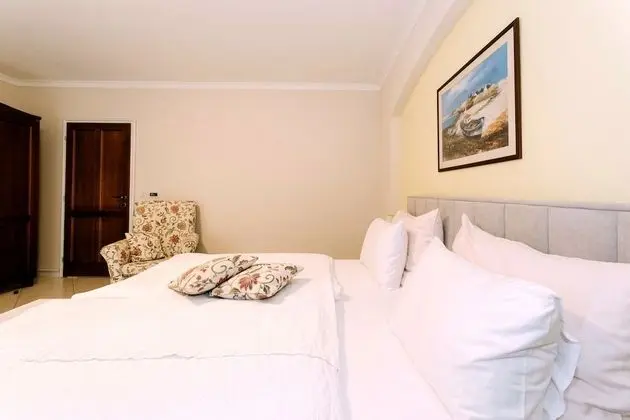 Tek Büyük Yataklı Oda, Balkon, Park Manzaralı