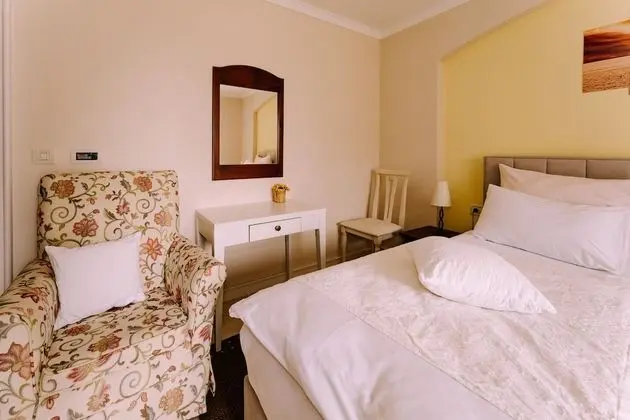 Tek Büyük Yataklı Oda, Balkon, Park Manzaralı