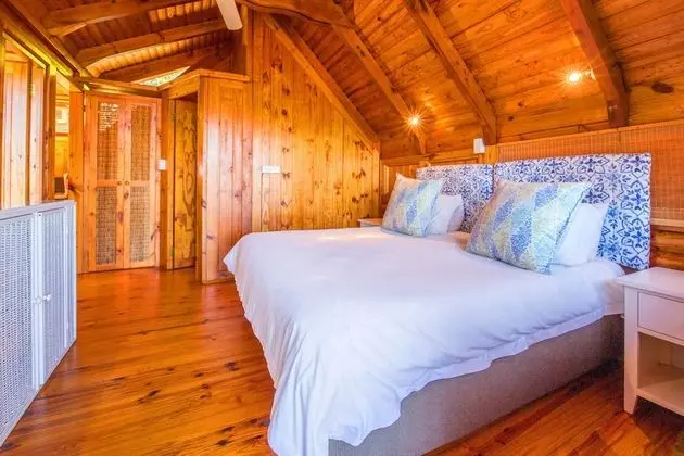 Tek Büyük veya İki Ayrı Yataklı Oda (Semi-Detached Log Cabin - Spa Bath)