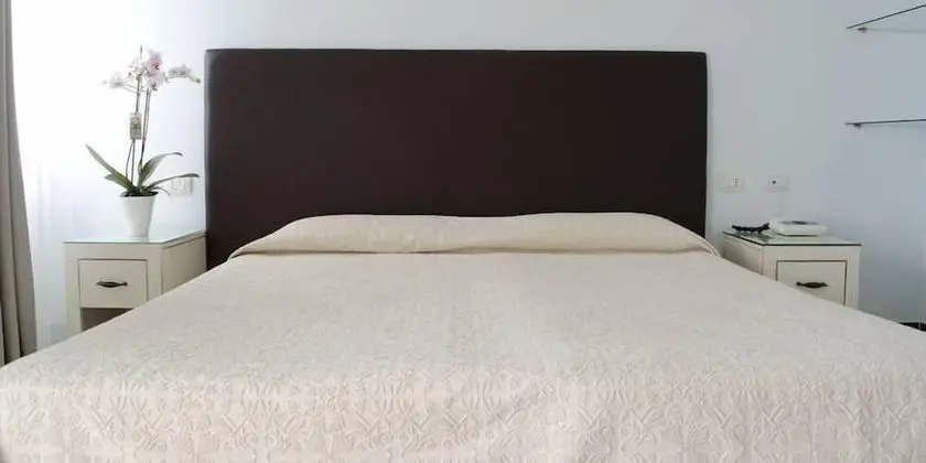 Üç Kişilik Oda, Deniz Manzaralı