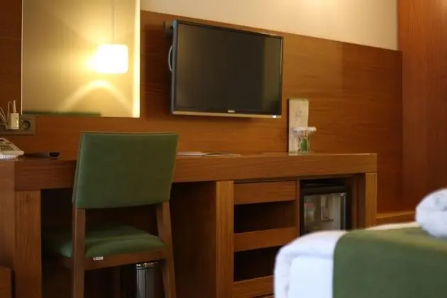 https://images.etstur.com/files/images/hotelImages/TR/50130/l/Abant-Aden-Boutique-Hotel---Spa-Oda-317393.jpg