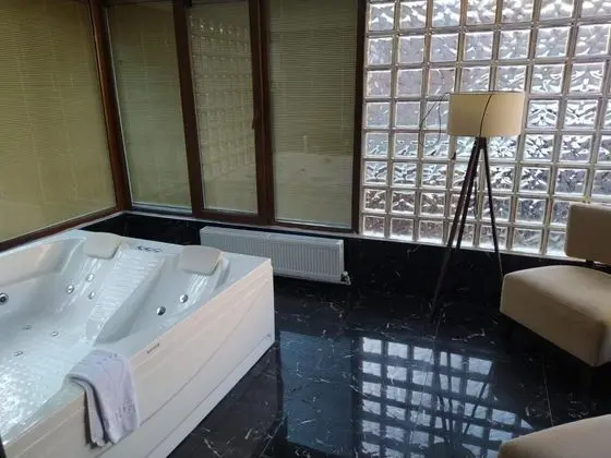 Deluxe Oda, Bahçe Manzaralı, Jakuzili
