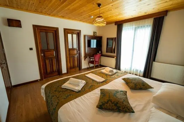 Aile Odası, Dağ Manzaralı, Balkonlu