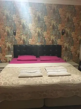 Geniş Çift Kişilik Oda