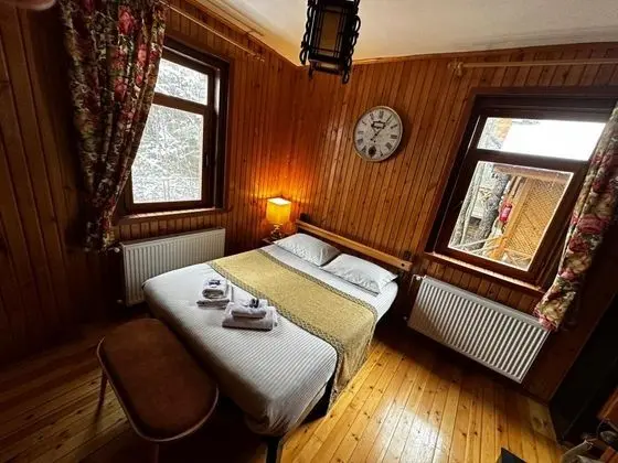 Çift Kişilik, Orman Manzaralı