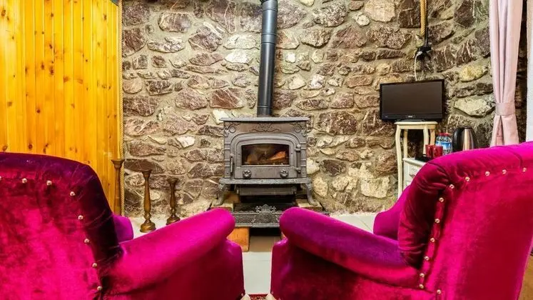 Taş Oda, Bahçe Manzaralı