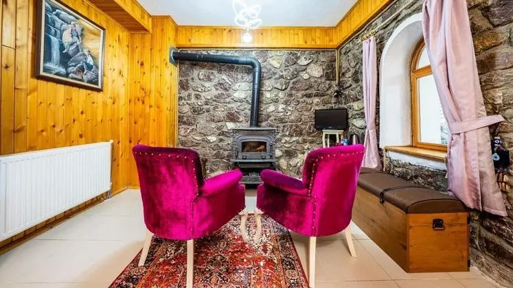 Taş Oda, Bahçe Manzaralı
