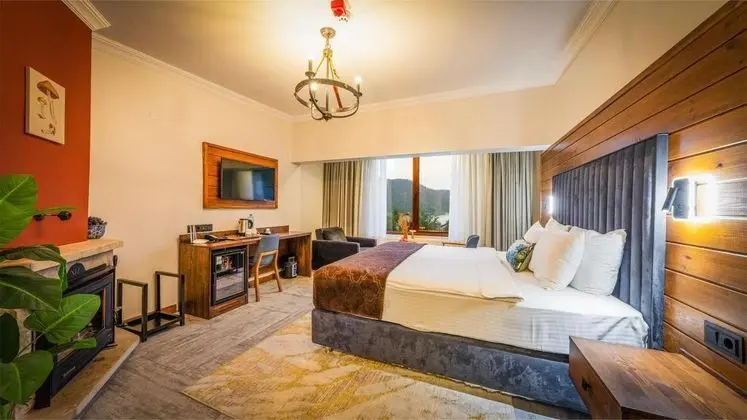 Deluxe Oda, Kısmi Göl Manzaralı, Giriş Katı